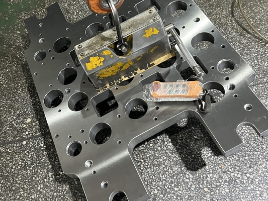 پایه قالب تزریق ماشینکاری CNC با 1.2738 / 1.2083 / P80 / D2 / H13